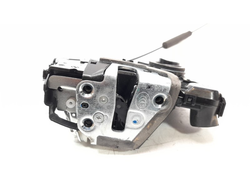 Recambio de cerradura puerta delantera derecha para toyota avensis 1.8 16v cat referencia OEM IAM 6903005131  