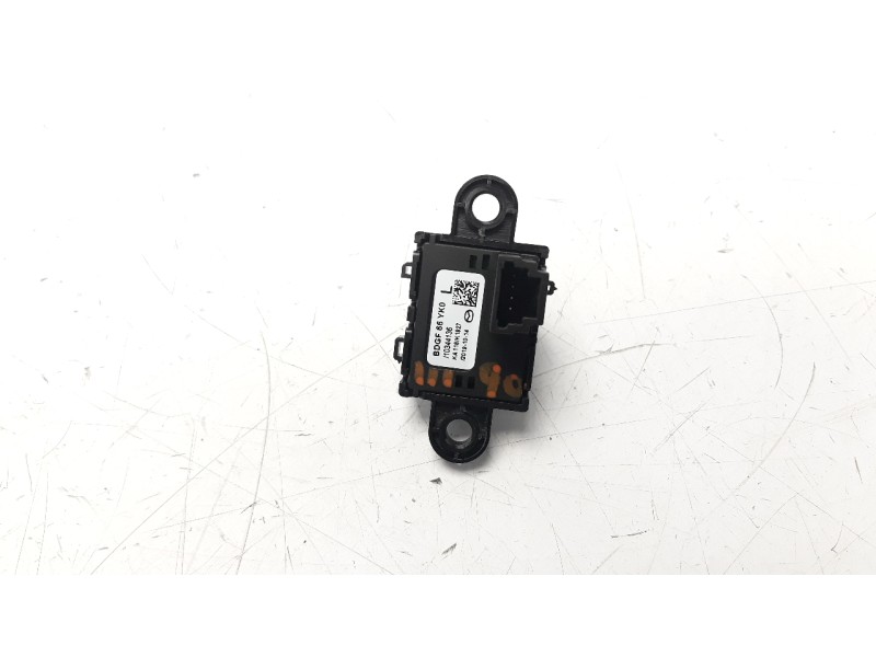 Recambio de interruptor para mazda cx-30 referencia OEM IAM BDGF66YK0  