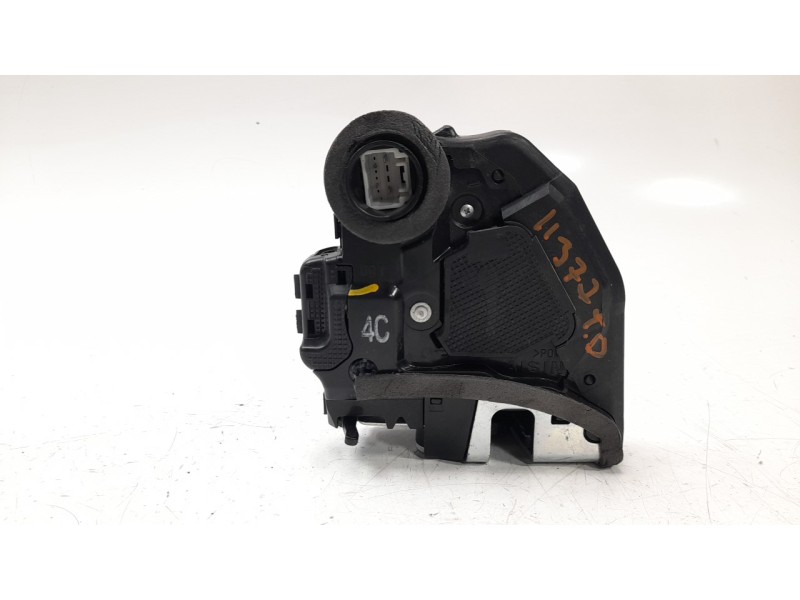 Recambio de cerradura puerta trasera derecha para toyota avensis 1.8 16v cat referencia OEM IAM 6905005051  
