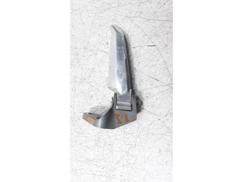 Recambio de estribo para yamaha nmax nmax 125 referencia OEM IAM 2DPF74400100  