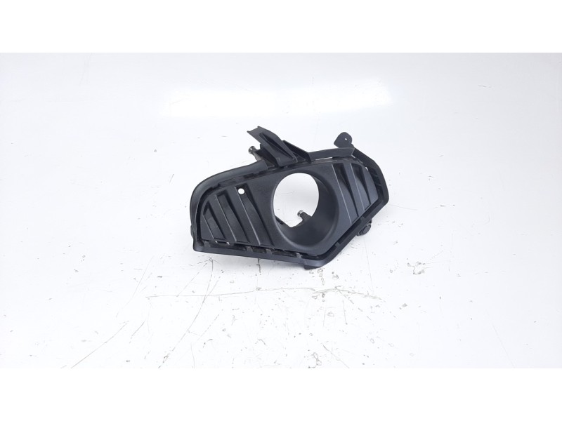 Recambio de rejilla paragolpes derecha para toyota rav4 hybrid 4x2 advance referencia OEM IAM 5212742190  