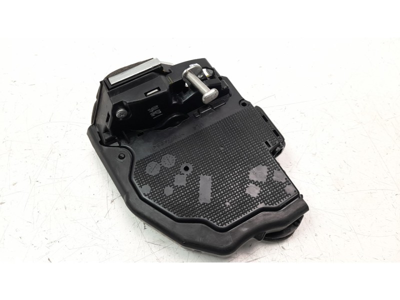 Recambio de cerradura puerta trasera izquierda para toyota avensis 1.8 16v cat referencia OEM IAM 6906005051  