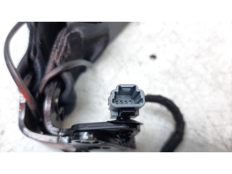 Recambio de enganche cinturon trasero izquierdo para renault clio iv referencia OEM IAM 818170058R  