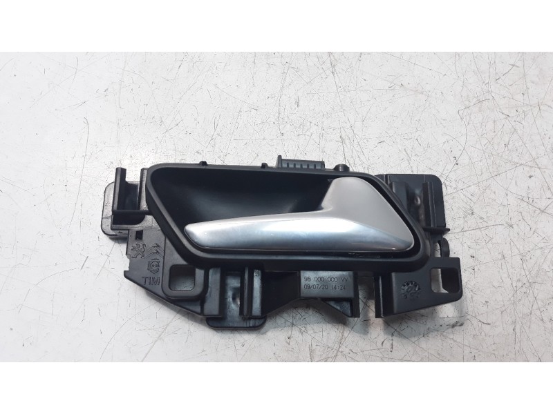 Recambio de maneta interior delantera derecha para peugeot 308 referencia OEM IAM 25527W01  