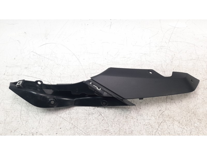 Recambio de moldura para bmw r 1200 r r 1200 r referencia OEM IAM 46638543526  