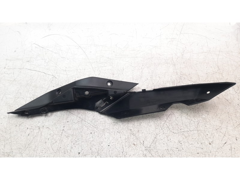 Recambio de moldura para bmw r 1200 r r 1200 r referencia OEM IAM 46638543526  