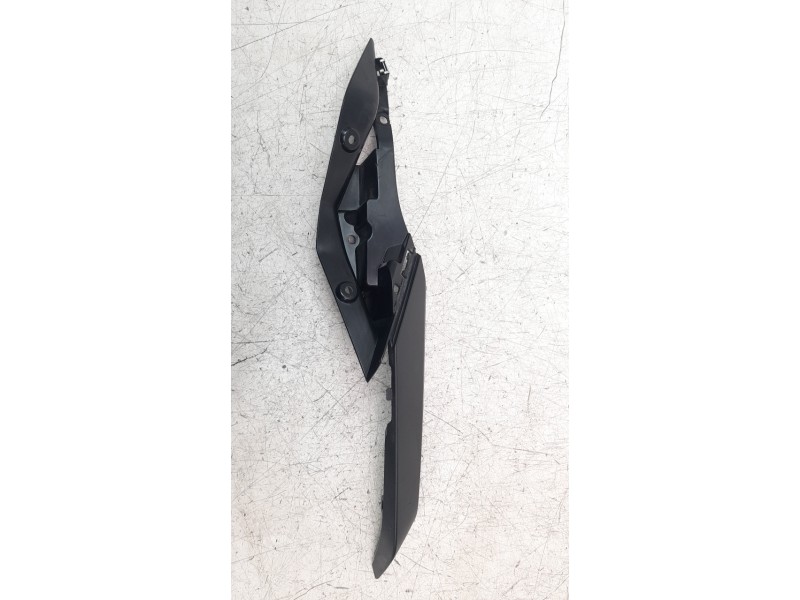 Recambio de moldura para bmw r 1200 r r 1200 r referencia OEM IAM 46638543526  