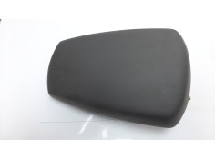 Recambio de apoyabrazos central para ssangyong rodius 2.0 td cat referencia OEM IAM 7794021100ACO  