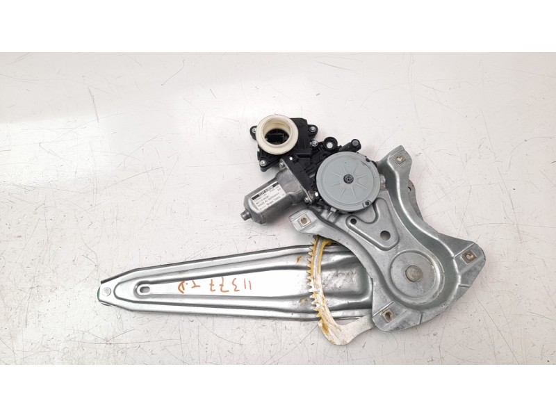 Recambio de elevalunas trasero derecho para toyota avensis 1.8 16v cat referencia OEM IAM 6983005131  