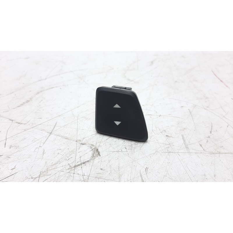 Recambio de mando elevalunas delantero izquierdo para fiat nuova 500 (150) 1.2 cat referencia OEM IAM 735450601  