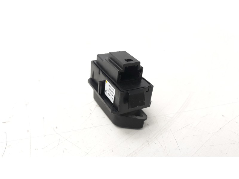 Recambio de interruptor para mazda cx-30 referencia OEM IAM BDGF66660  