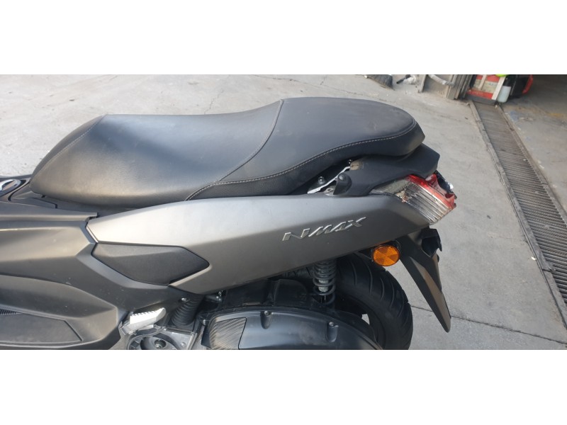 Recambio de moldura para yamaha nmax nmax 125 referencia OEM IAM 2DPF171100P1  