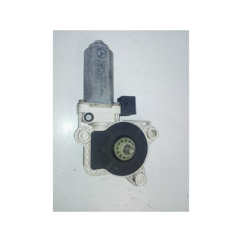 Recambio de motor elevalunas trasero izquierdo para mercedes-benz clase e (w211) berlina 2.2 cdi cat referencia OEM IAM A2118202