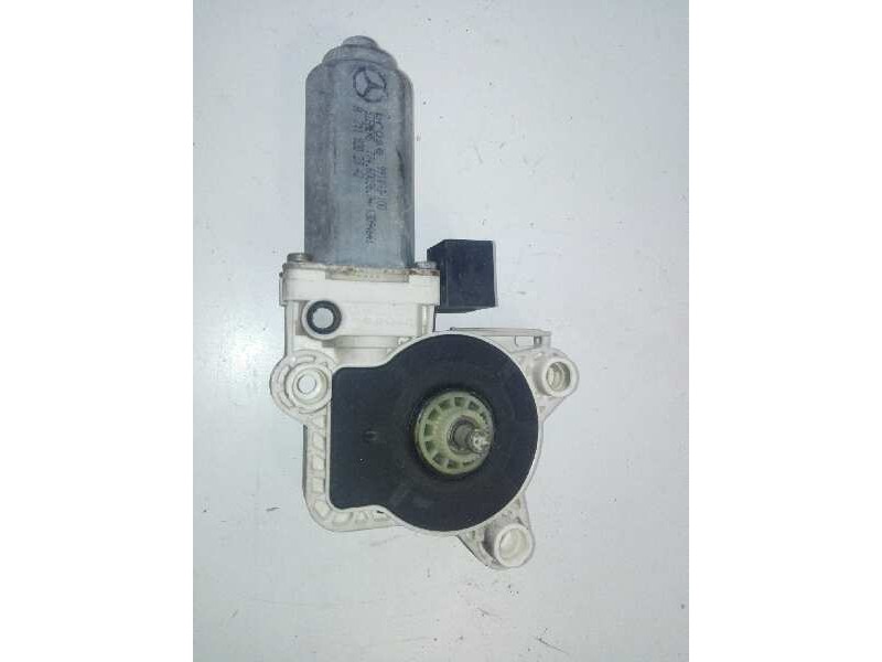 Recambio de motor elevalunas trasero izquierdo para mercedes-benz clase e (w211) berlina 2.2 cdi cat referencia OEM IAM A2118202