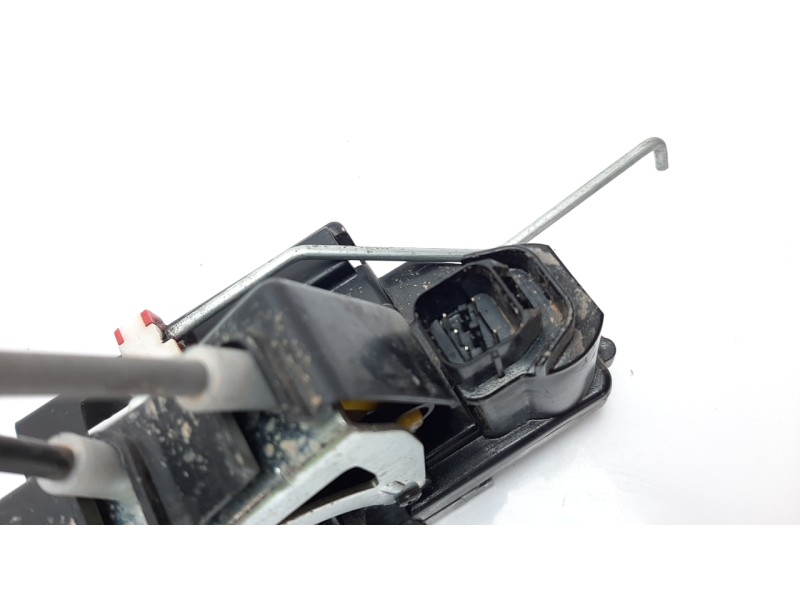 Recambio de cerradura puerta trasera derecha para ssangyong rodius 2.0 td cat referencia OEM IAM 7132021004  