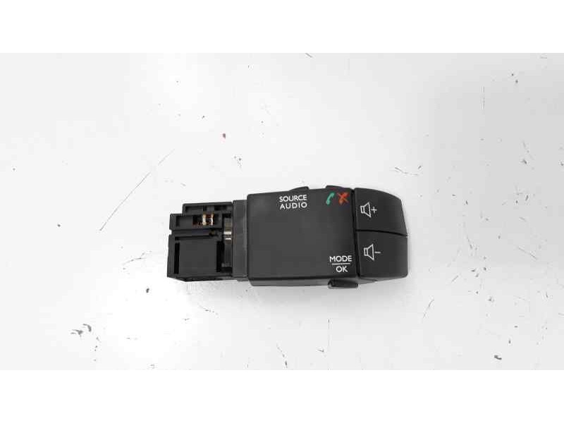 Recambio de mando multifuncion para renault captur zen referencia OEM IAM 255522448R  