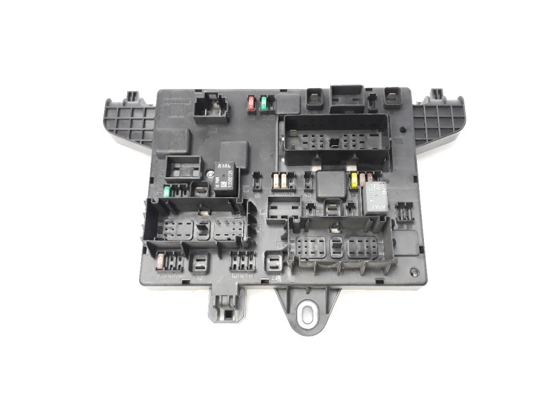 Recambio de caja reles / fusibles para opel astra j lim. enjoy referencia OEM IAM 13302300  