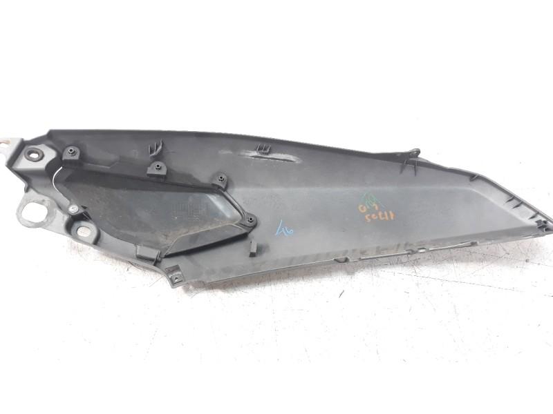 Recambio de moldura para yamaha nmax nmax 125 referencia OEM IAM 2DPF172100P1  