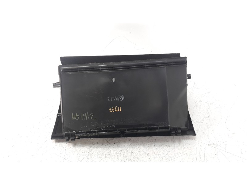 Recambio de guantera para toyota avensis 1.8 16v cat referencia OEM IAM 5555005120C0  