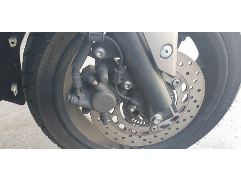 Recambio de pinza de freno delantera derecha para yamaha nmax nmax 125 referencia OEM IAM BALF580U0000  