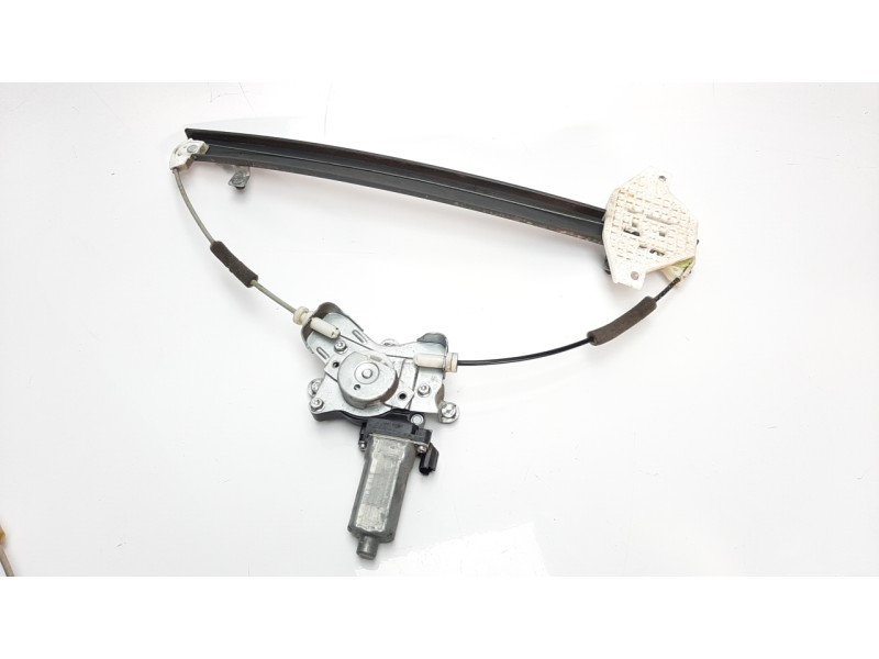 Recambio de elevalunas delantero derecho para ssangyong rodius 2.0 td cat referencia OEM IAM 7234021001  