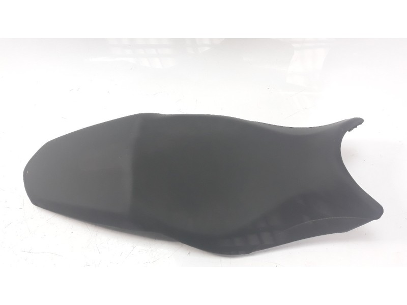 Recambio de asiento para triumph street triple street triple r referencia OEM IAM 2304079  