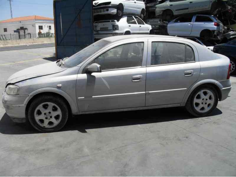 opel astra g berlina del año 2000