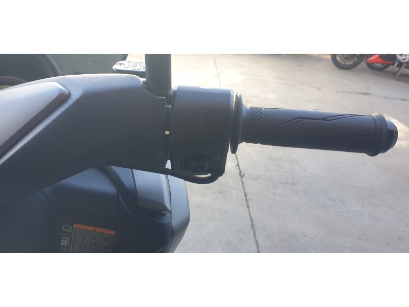 Recambio de piña luces derecha para yamaha nmax nmax 125 referencia OEM IAM BV4H39760200  