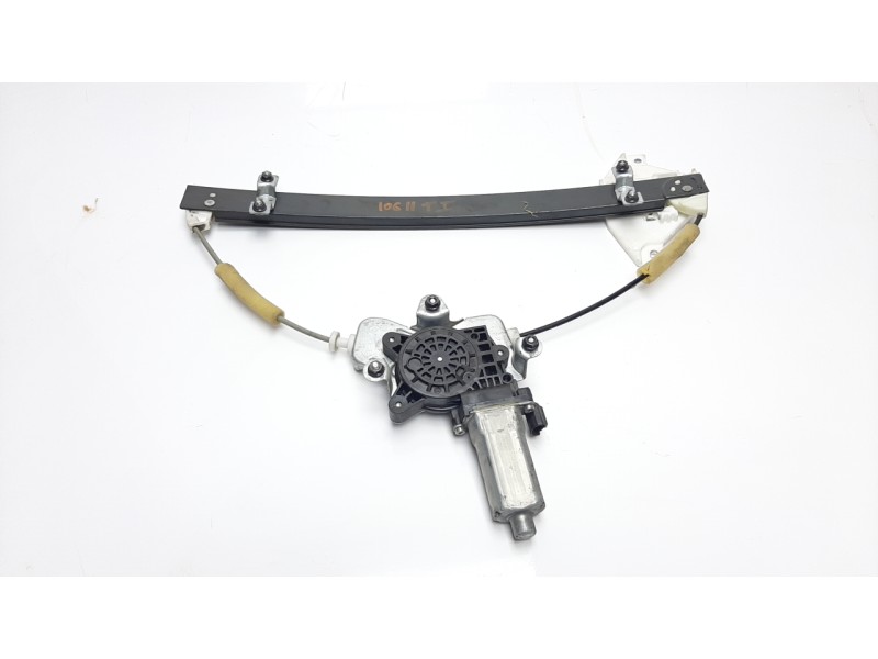 Recambio de elevalunas trasero izquierdo para ssangyong rodius 2.0 td cat referencia OEM IAM 7333021001  