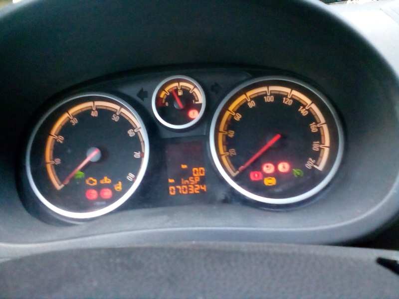 opel corsa d del año 2010