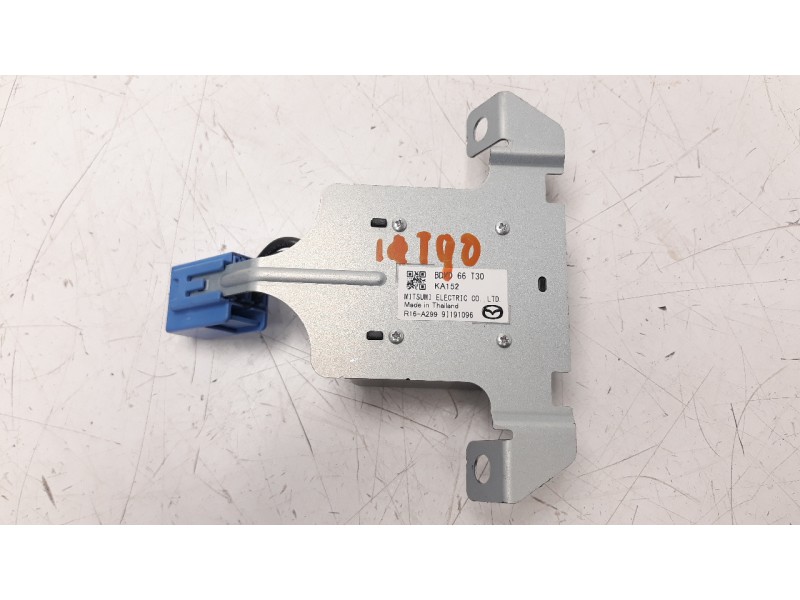 Recambio de antena para mazda cx-30 referencia OEM IAM BDMD66T30  