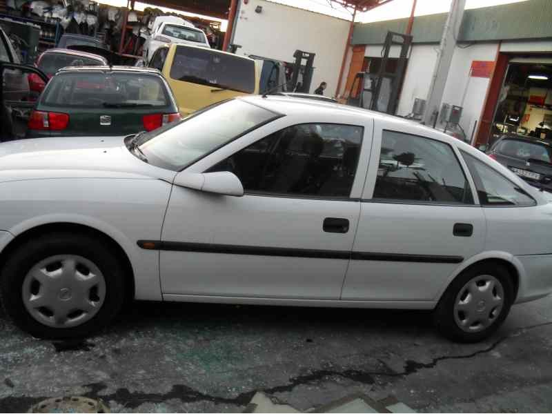 opel vectra b berlina del año 1995