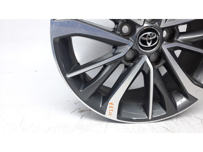 Recambio de llanta para toyota avensis 1.8 16v cat referencia OEM IAM HL8104  