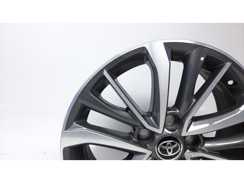 Recambio de llanta para toyota avensis 1.8 16v cat referencia OEM IAM HL8104  