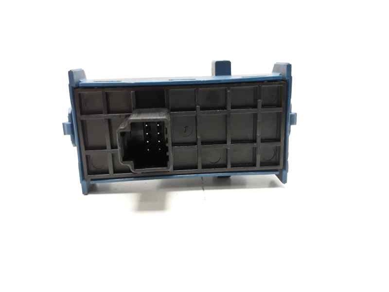 Recambio de mando elevalunas trasero derecho para toyota verso advance referencia OEM IAM 8481005070  