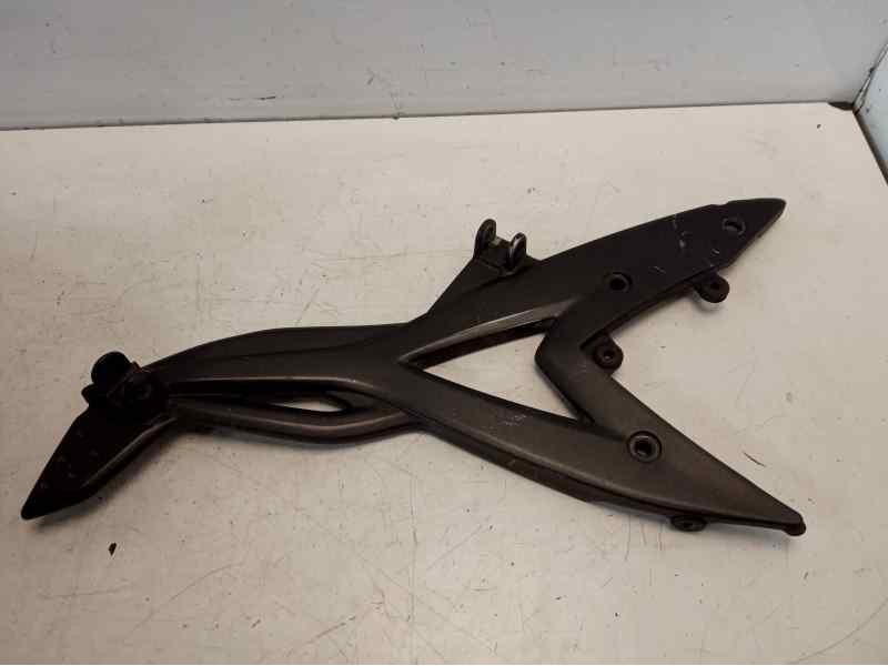 Recambio de estribo para kawasaki er 6 er 6f referencia OEM IAM 350630285  