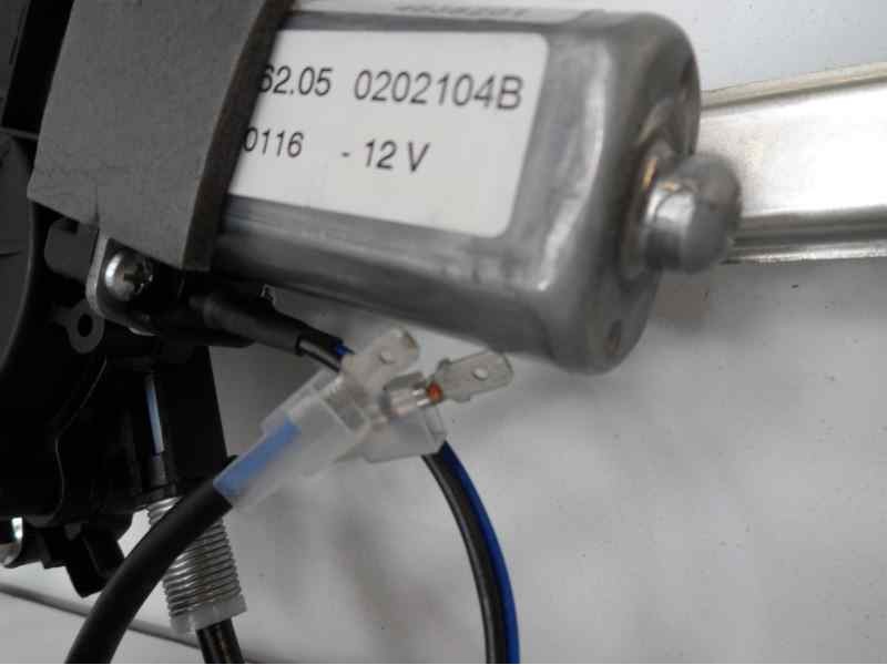 Recambio de elevalunas delantero izquierdo para renault trafic caja cerrada (ab 4.01) referencia OEM IAM 7700311820 115555 RT41A