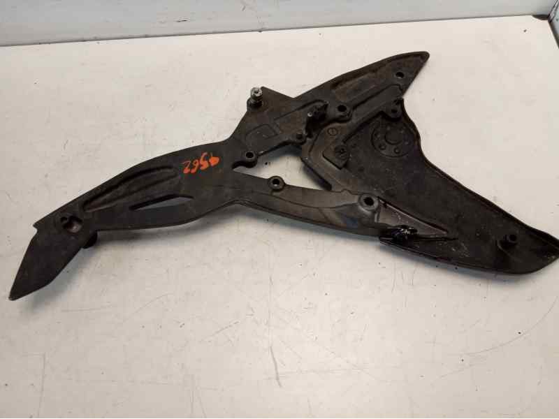 Recambio de estribo para kawasaki er 6 er 6f referencia OEM IAM 350630286  