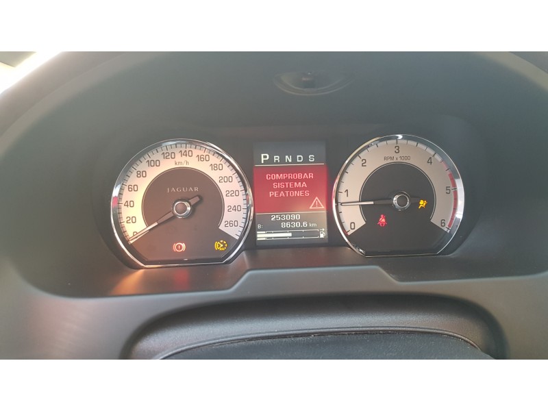 jaguar xf del año 2010