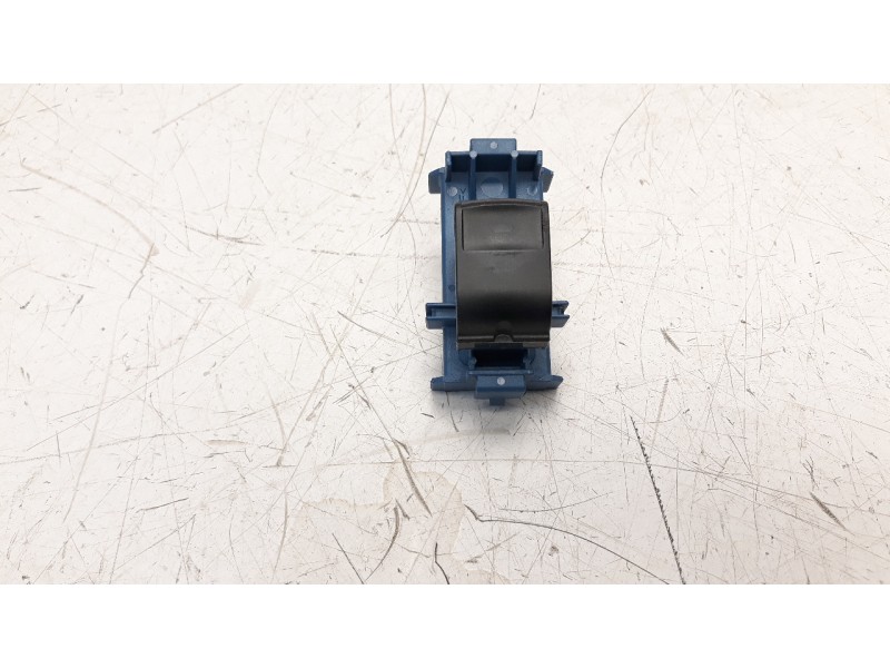 Recambio de mando elevalunas delantero derecho para toyota avensis 1.8 16v cat referencia OEM IAM 8481005080  