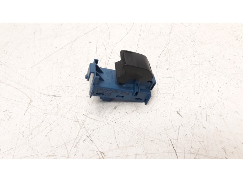Recambio de mando elevalunas delantero derecho para toyota avensis 1.8 16v cat referencia OEM IAM 8481005080  