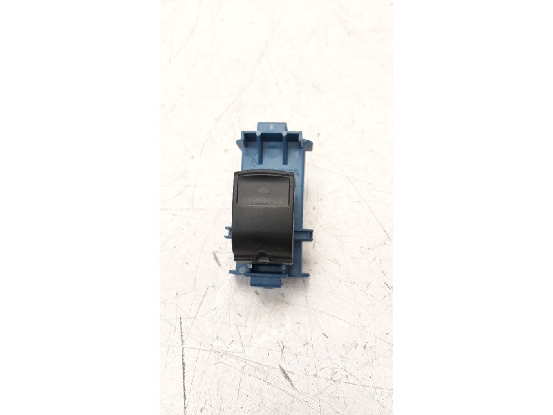 Recambio de mando elevalunas trasero derecho para toyota avensis 1.8 16v cat referencia OEM IAM 8481005080  