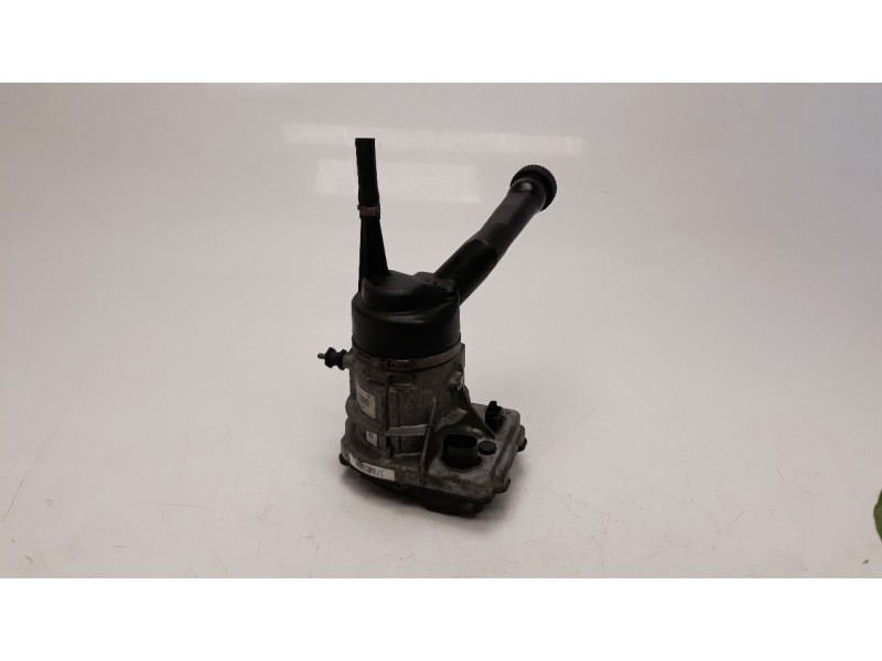 Recambio de bomba direccion para peugeot 308 1.6 16v referencia OEM IAM 9686207180  