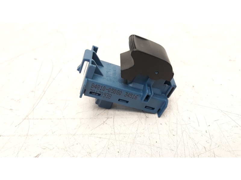 Recambio de mando elevalunas trasero derecho para toyota avensis 1.8 16v cat referencia OEM IAM 8481005080  