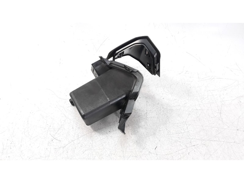 Recambio de guantera para kymco g-dink 125 referencia OEM IAM 81124ACD5E000  