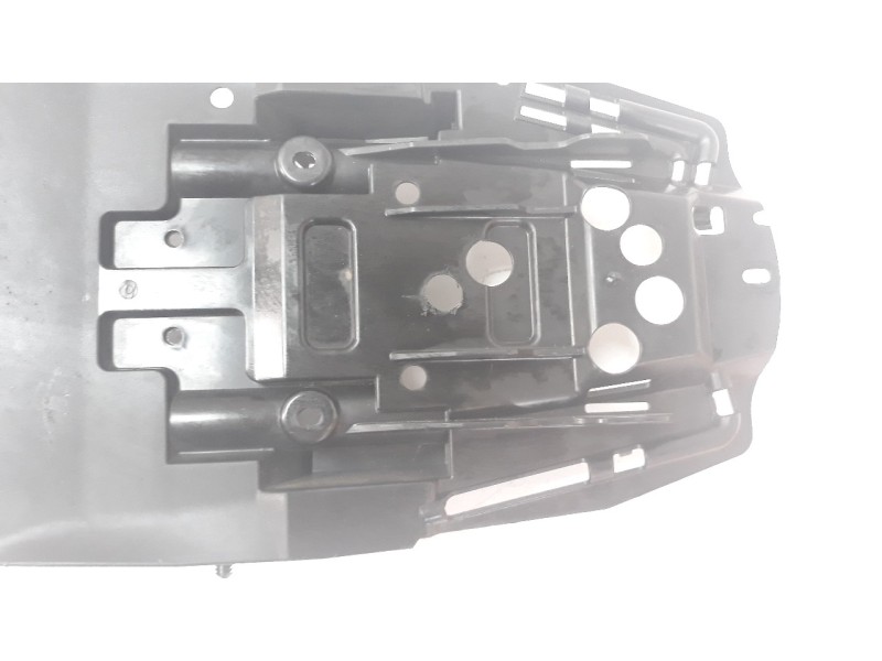 Recambio de guardabarros trasero para triumph street triple street triple r referencia OEM IAM 2308008  