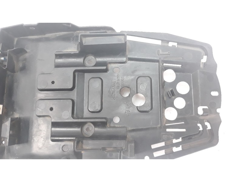 Recambio de guardabarros trasero para triumph street triple street triple r referencia OEM IAM 2308008  