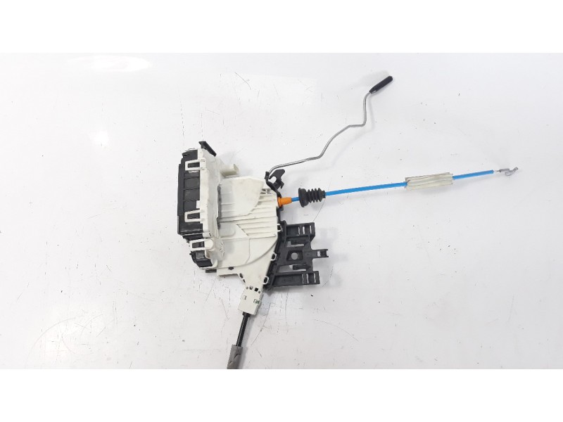 Recambio de cerradura puerta delantera derecha para infiniti q30 2.2d sport referencia OEM IAM A0997202201  