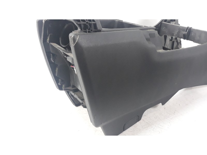 Recambio de apoyabrazos central para land rover range rover sport 3.0 td v6 cat referencia OEM IAM 9H32045H38AA  