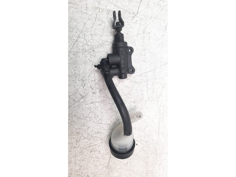 Recambio de bomba freno para bmw r 1200 r r 1200 r referencia OEM IAM 34318522398  